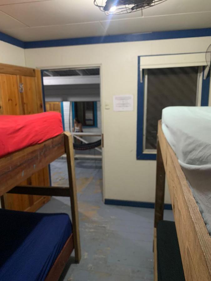 Paradise Divers Hotel Ютила Экстерьер фото
